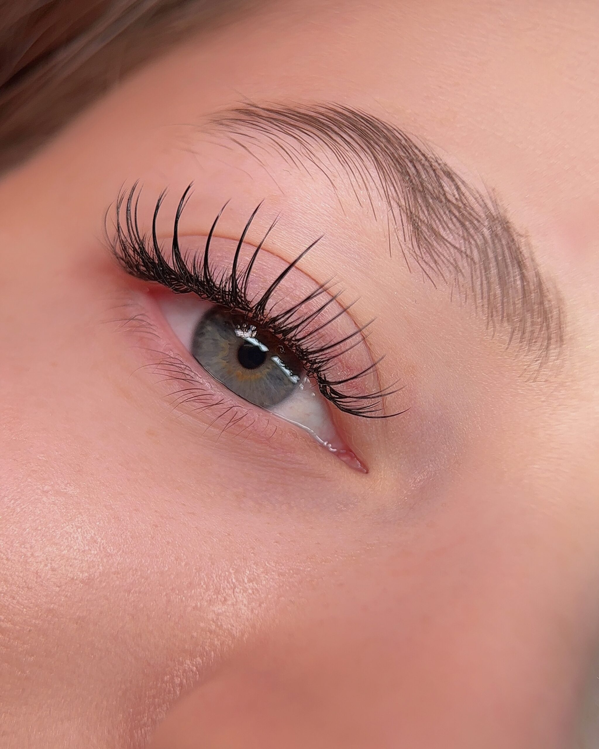 Szkolenie online: LAMI EFFECT - efekt laminowanych rzęs w przedłużaniu rzęs - obrazek 2