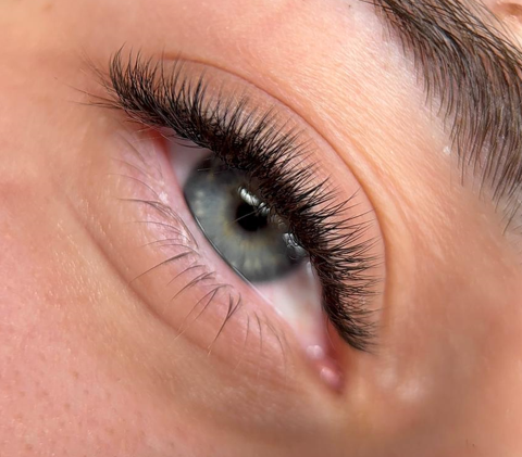 Najczęstsze błędy w stylizacji rzęs